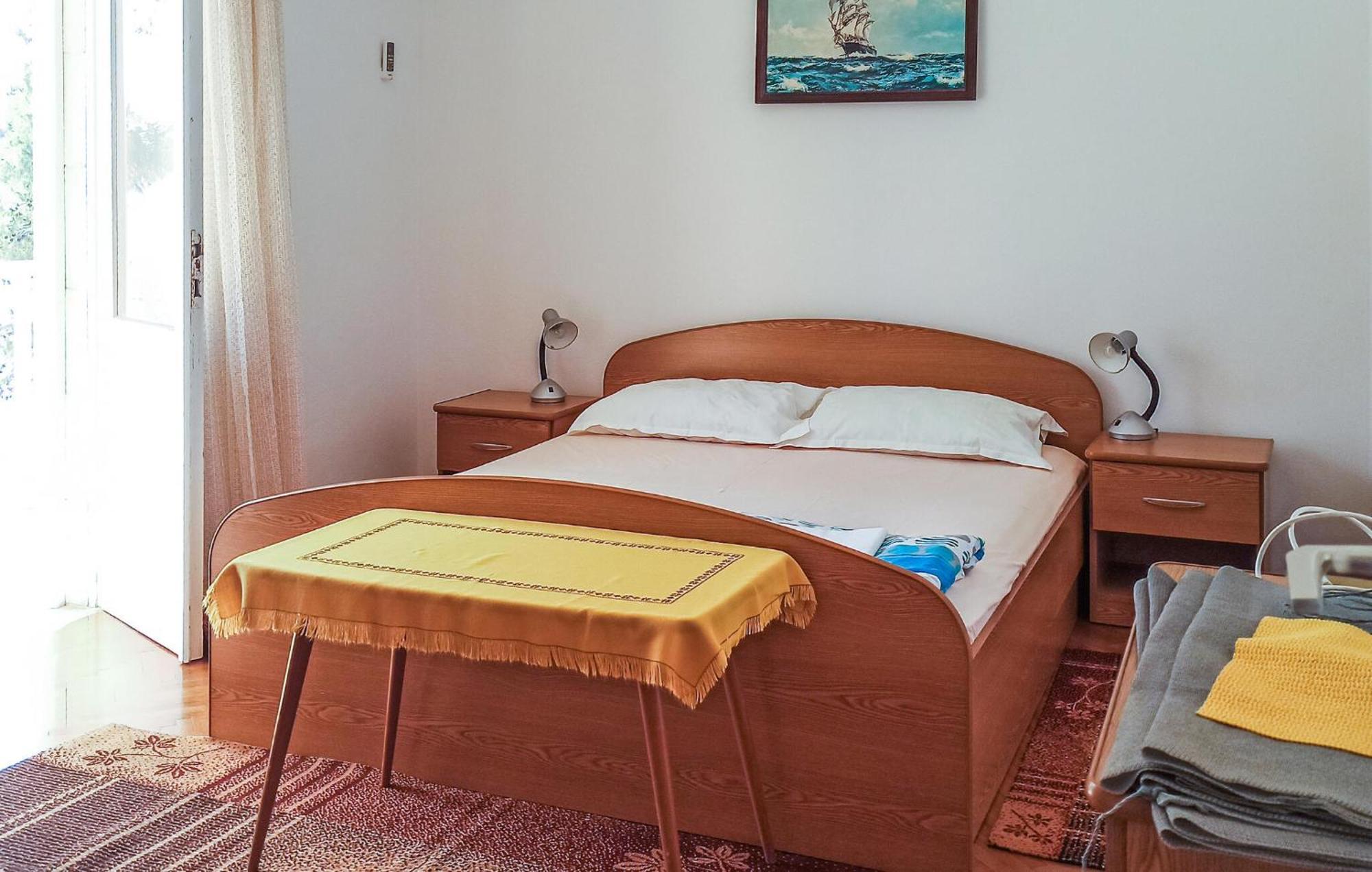 Amazing Apartment In Lumbarda With Kitchen 外观 照片