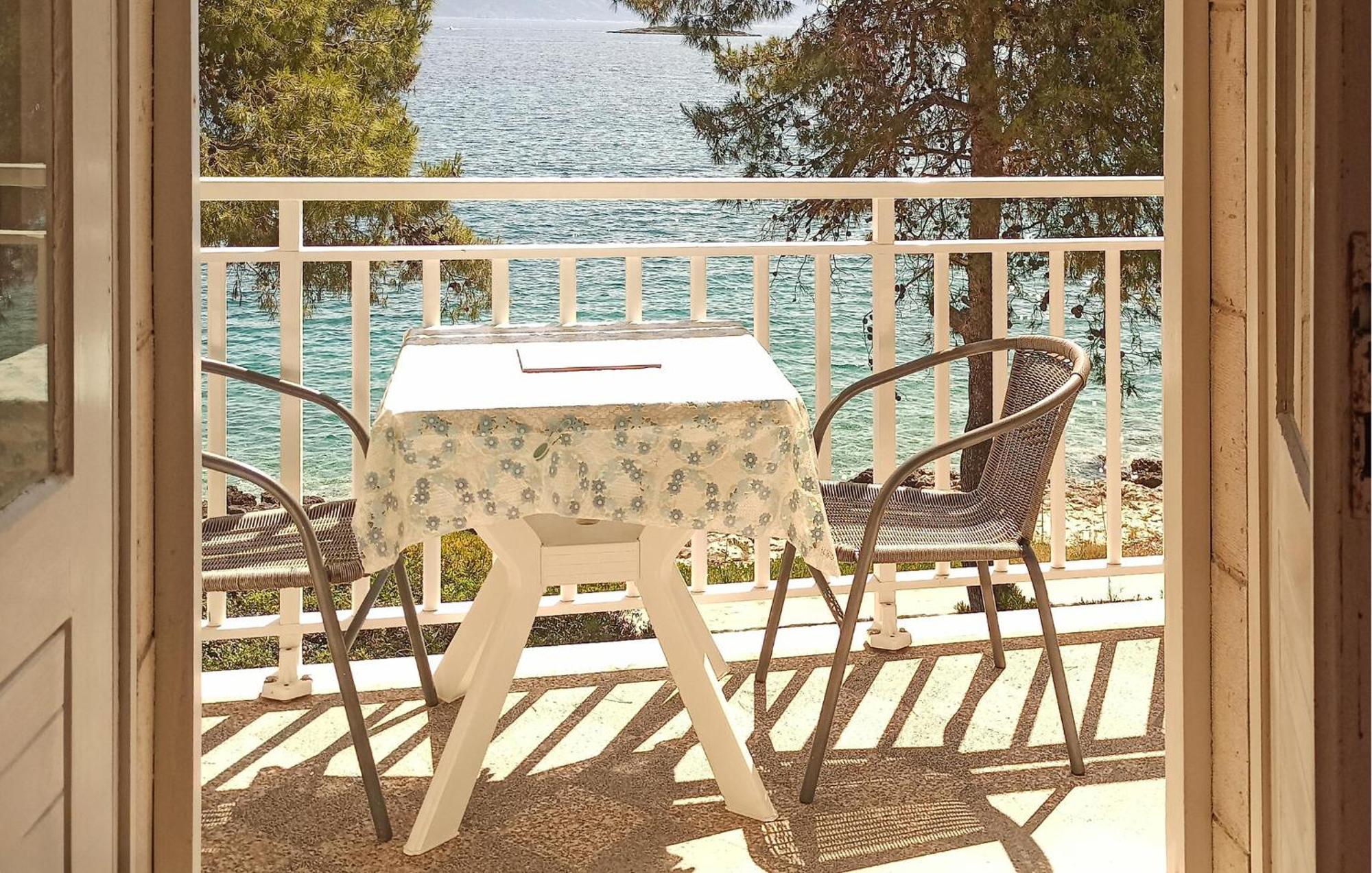 Amazing Apartment In Lumbarda With Kitchen 外观 照片