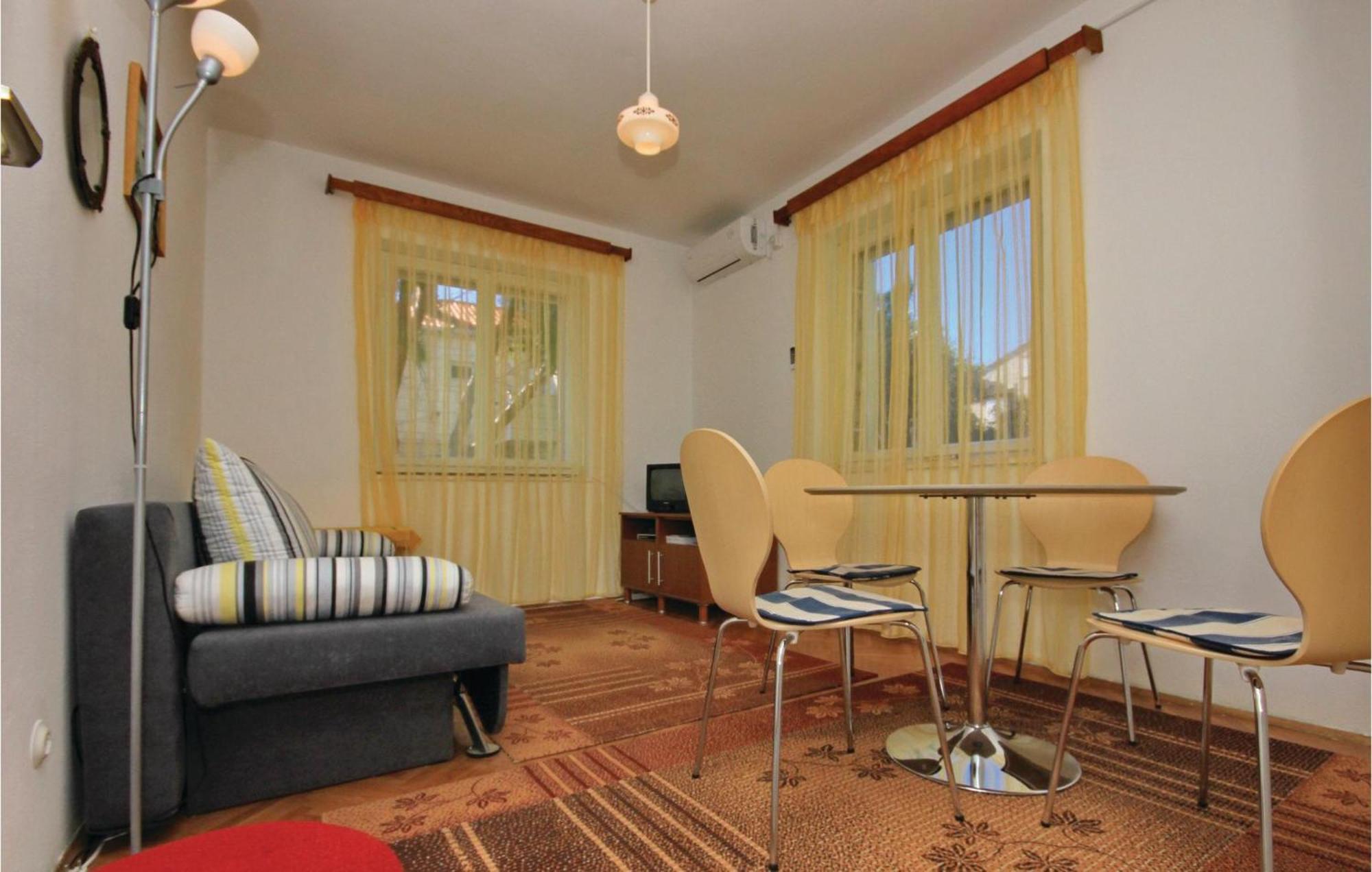 Amazing Apartment In Lumbarda With Kitchen 外观 照片