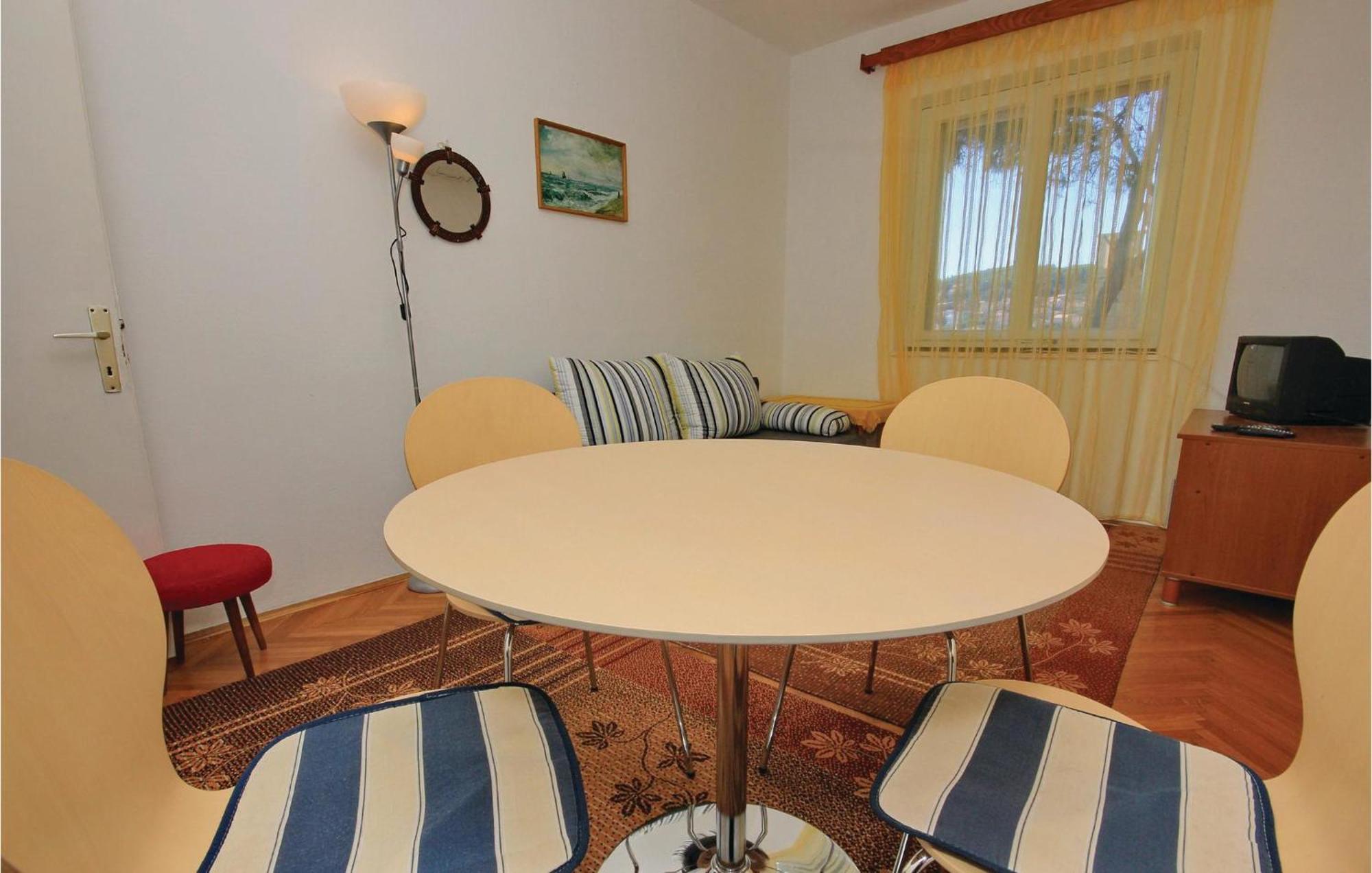 Amazing Apartment In Lumbarda With Kitchen 外观 照片